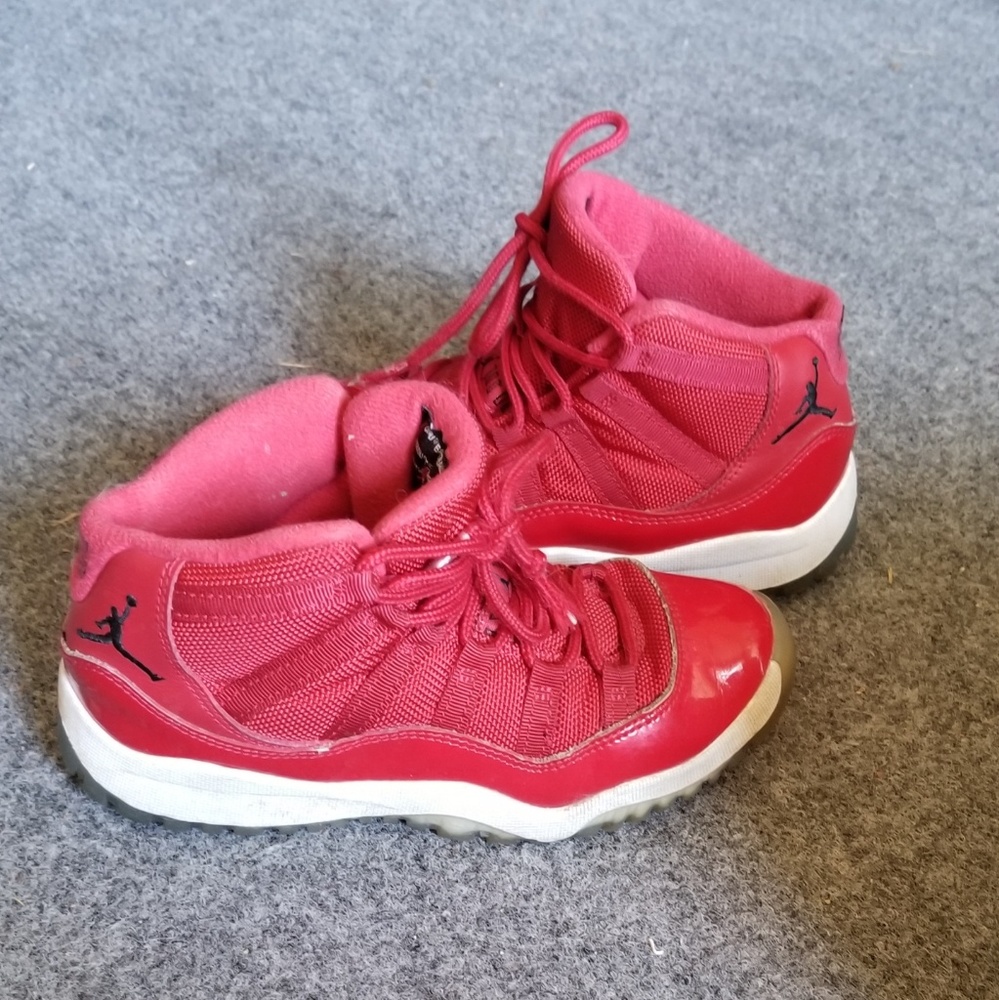 Jordan Retro 11's Youth Size 1